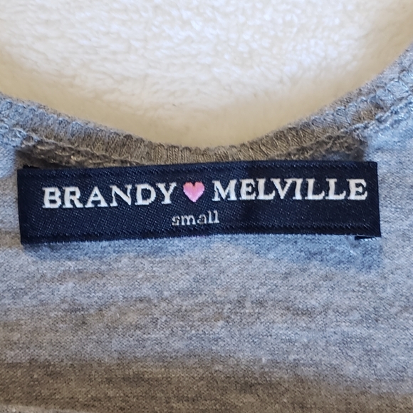 Brandy Melville grey crop top - Picture 6 of 7